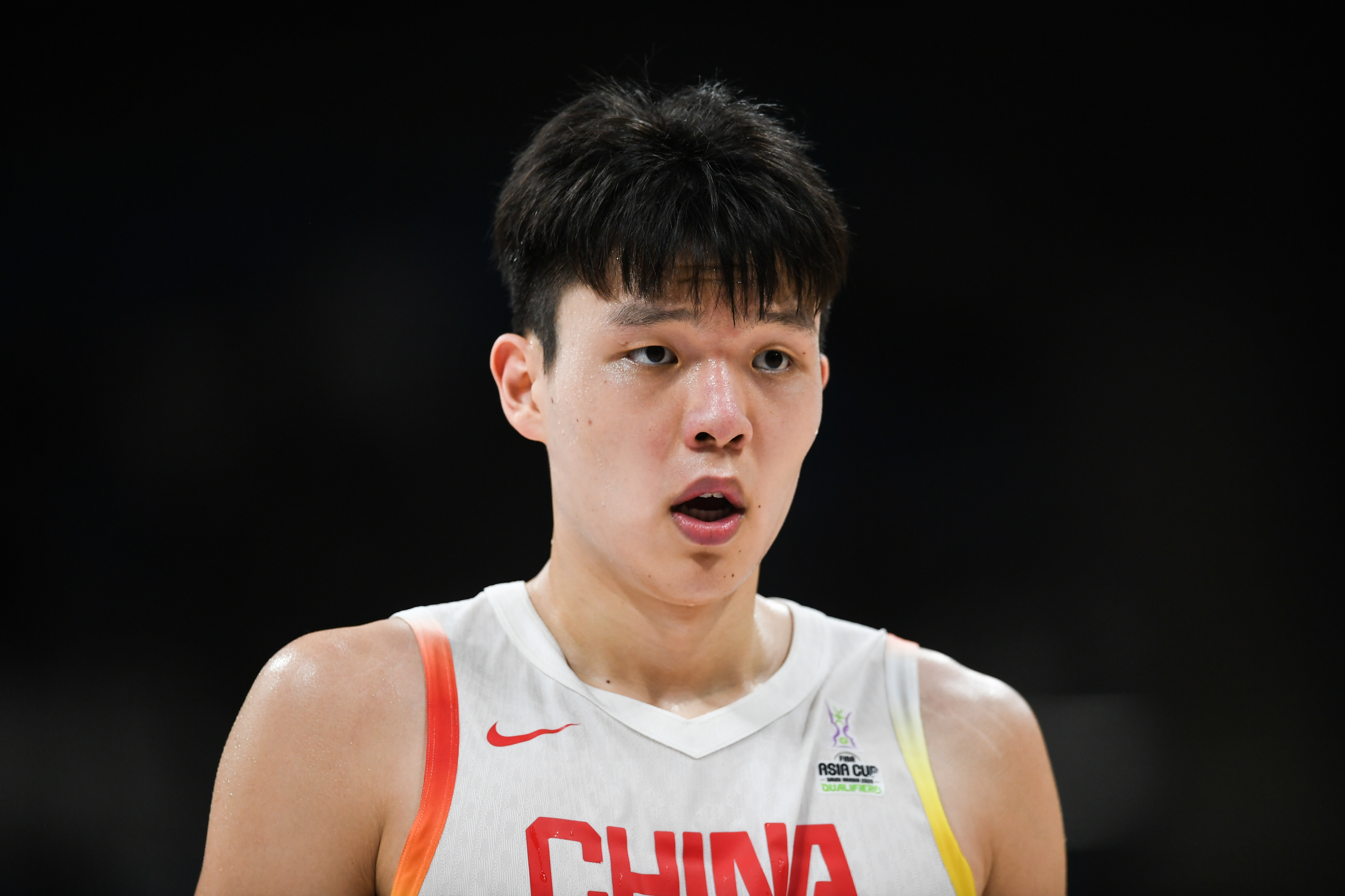 开云体育-杨瀚森重返国家队是否减少挡拆？专家称挡拆可有效牵制对手中锋
