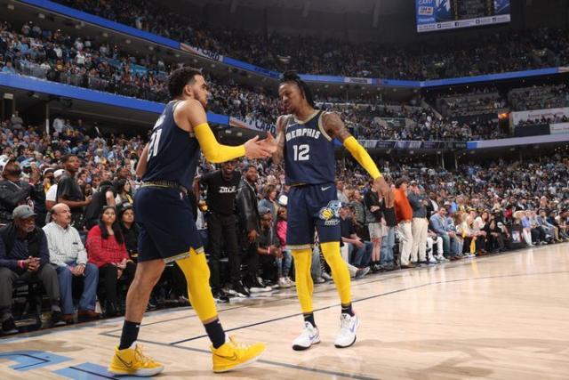 1651071688823099561.jpg FRUVkrvXoAIiDst.jpg